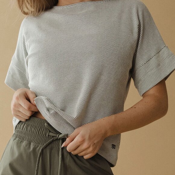 Albion Boss Tee Honeycomb NWT Medium - Picture 2 of 11